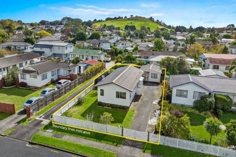 Photo of property in 19 Casuarina Road, Half Moon Bay, Auckland, 2012
