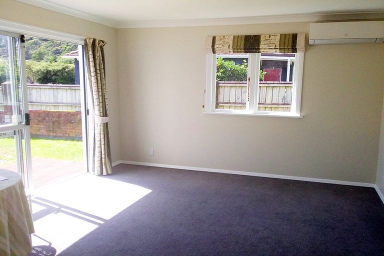 Photo of property in 3 Rowe Parade, Wainuiomata, Lower Hutt, 5014