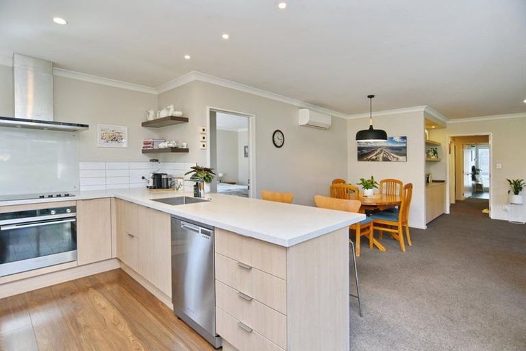 Photo of property in 6 Brantholme Place, Rangiora, 7400