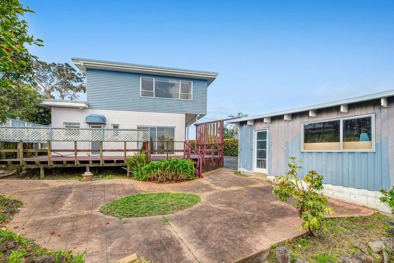 Photo of property in 330 East Coast Road, Sunnynook, Auckland, 0632