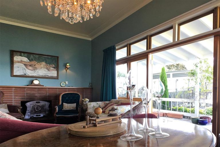 Photo of property in 12 Elizabeth Road, Bluff Hill, Napier, 4110