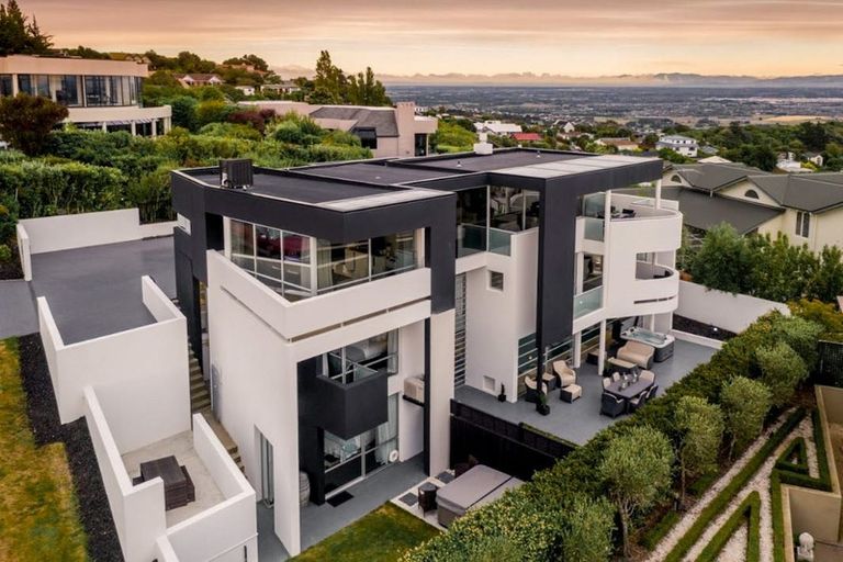 Photo of property in 12 Harry Ell Drive, Cashmere, Christchurch, 8022