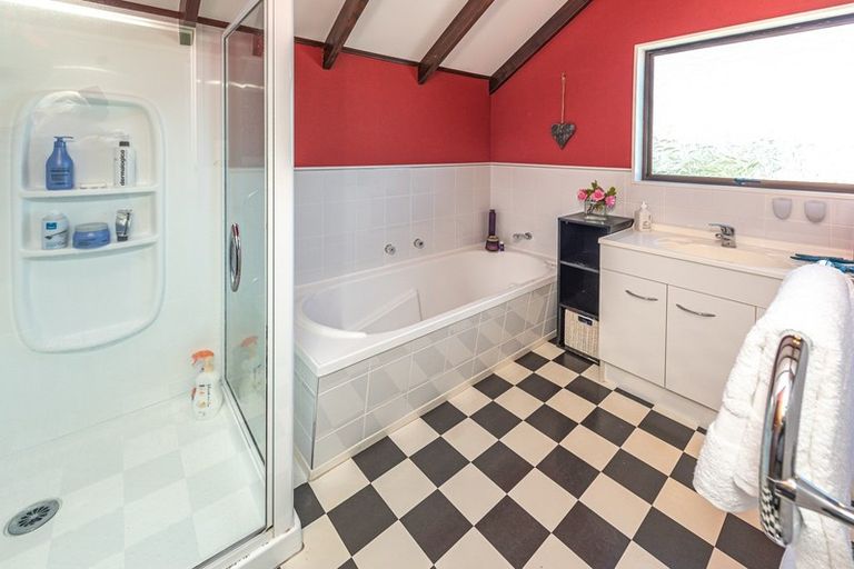 Photo of property in 11 Akepiro Place, Tawhero, Whanganui, 4501