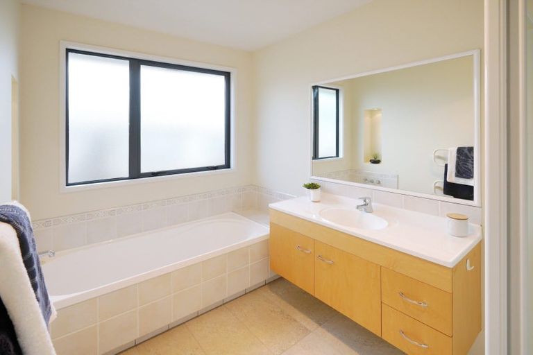 Photo of property in 6 Delta Way, Woolston, Christchurch, 8023