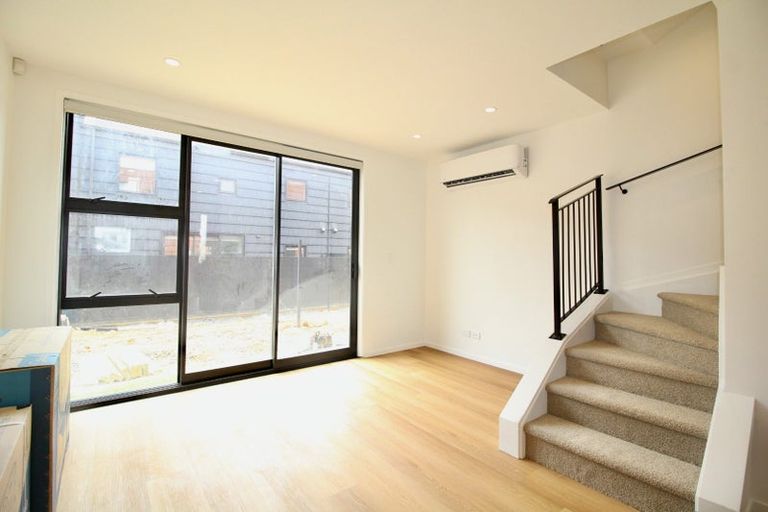 Photo of property in 69 Tuaiwi Street, Manukau, Auckland, 2104