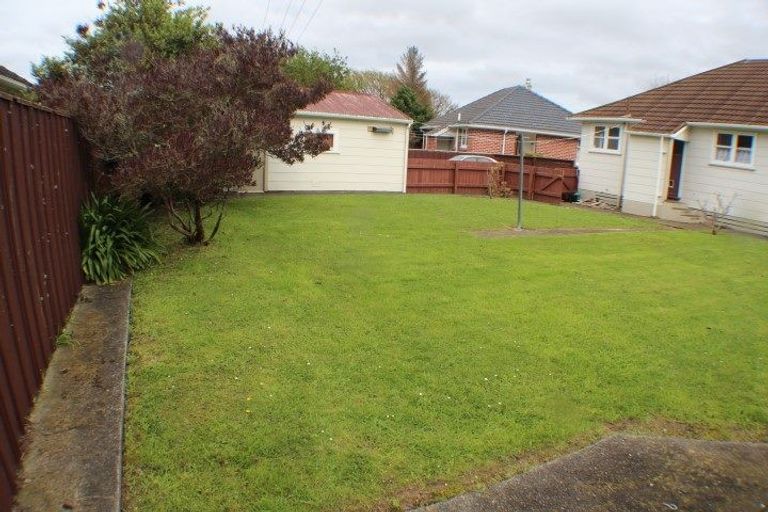 Photo of property in 32 Harris Street, Naenae, Lower Hutt, 5011