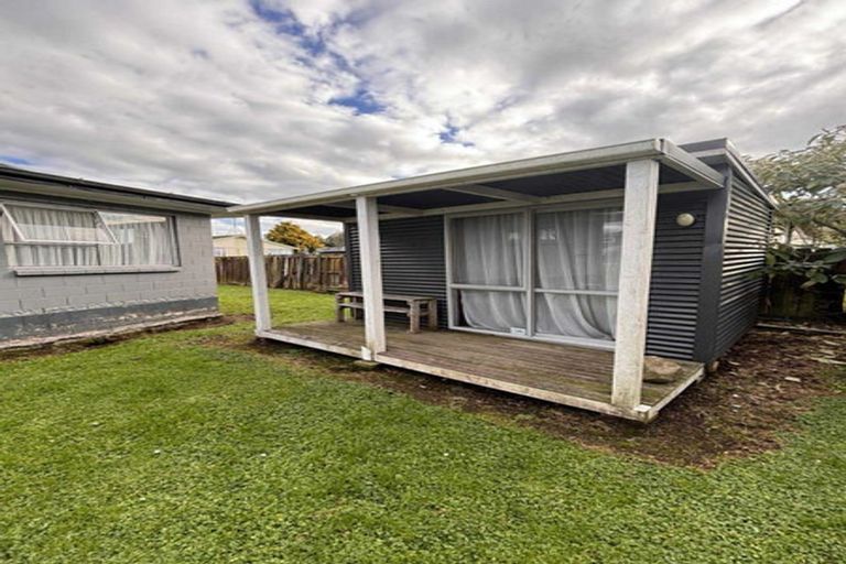 Photo of property in 135a Avalon Drive, Nawton, Hamilton, 3200