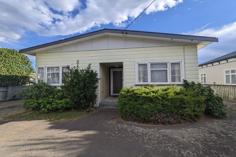 Photo of property in 37 Mako Mako Road, Levin, 5510