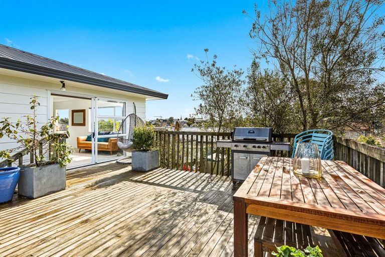 Photo of property in 2/11 Delamare Court, Sunnynook, Auckland, 0632