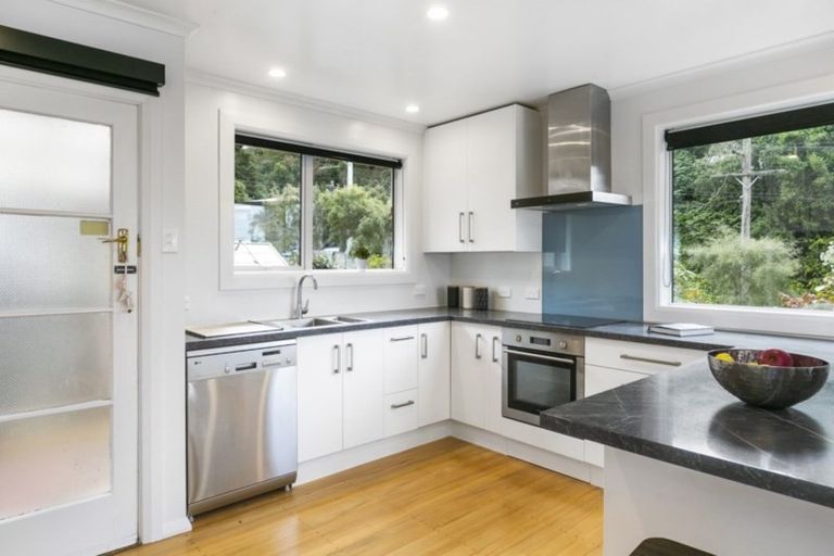 Photo of property in 25 Centennial Avenue, Helensburgh, Dunedin, 9010