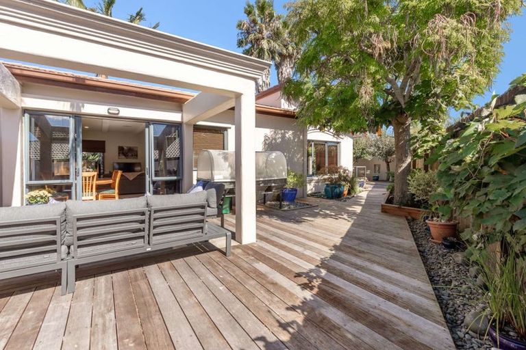 Photo of property in 8 Piha Close, Papamoa Beach, Papamoa, 3118