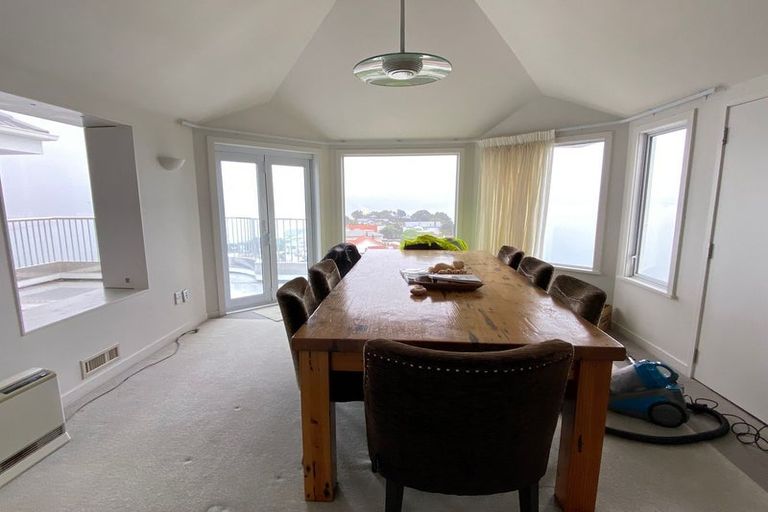 Photo of property in 2 Palliser Road, Roseneath, Wellington, 6011