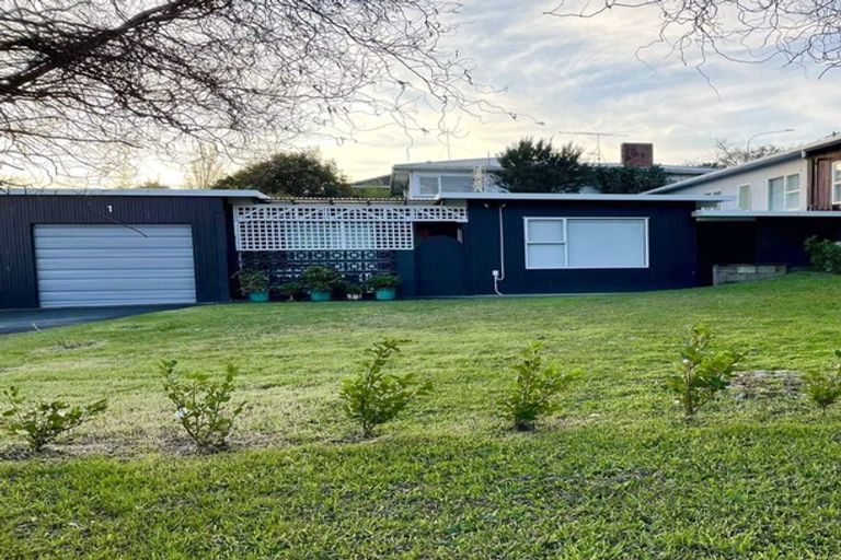 Photo of property in 4/1 Manuka Road, Bayview, Auckland, 0629