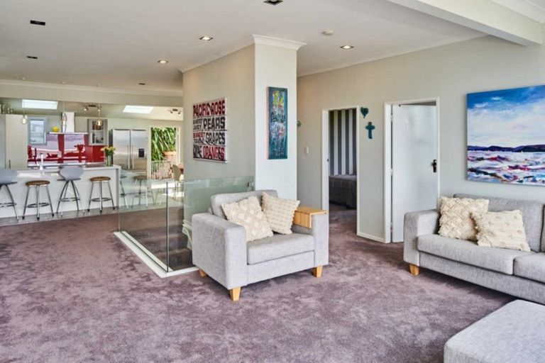 Photo of property in 3 Mackenzie Road, Eastbourne, Lower Hutt, 5013