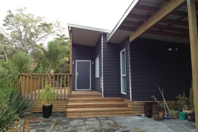Photo of property in 50 Beach Road, Onerahi, Whangarei, 0110