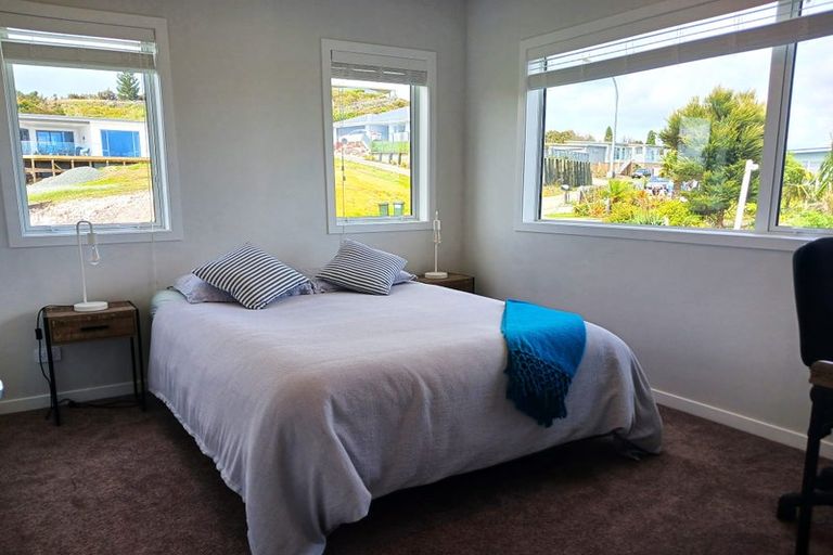 Photo of property in 2 Sunset Heights, Cable Bay, 0420
