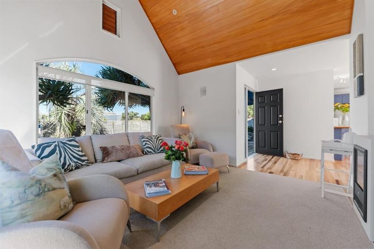 Photo of property in 28 Success Court, Omaha, 0986