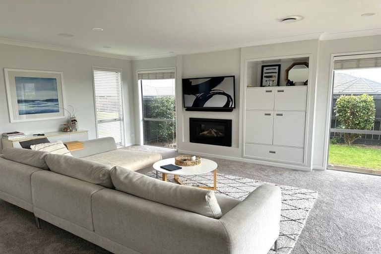 Photo of property in 32 Owhatiura Drive, Lynmore, Rotorua, 3010