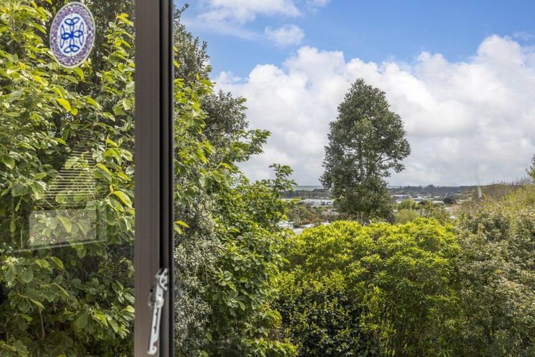 Photo of property in 79 Queens Road, Glen Avon, New Plymouth, 4312