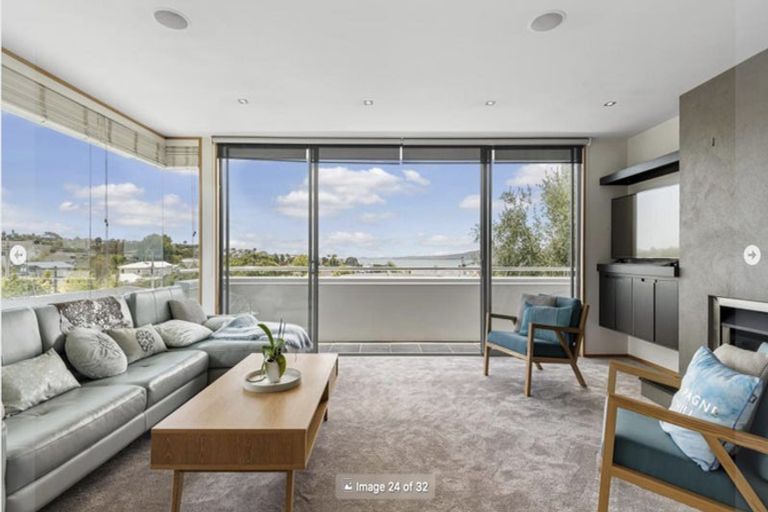 Photo of property in 2/55 Parr Terrace, Castor Bay, Auckland, 0620