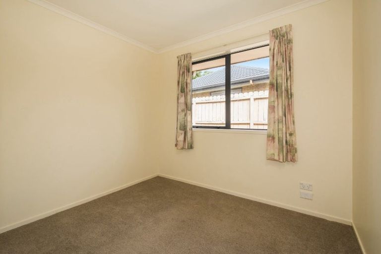 Photo of property in 29 Nimstedt Avenue, Oteha, Auckland, 0632