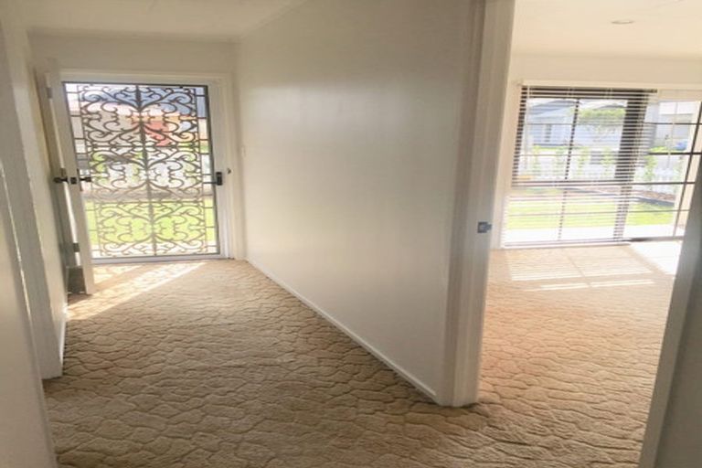 Photo of property in 1/2 Wolfe Street, Regent, Whangarei, 0112