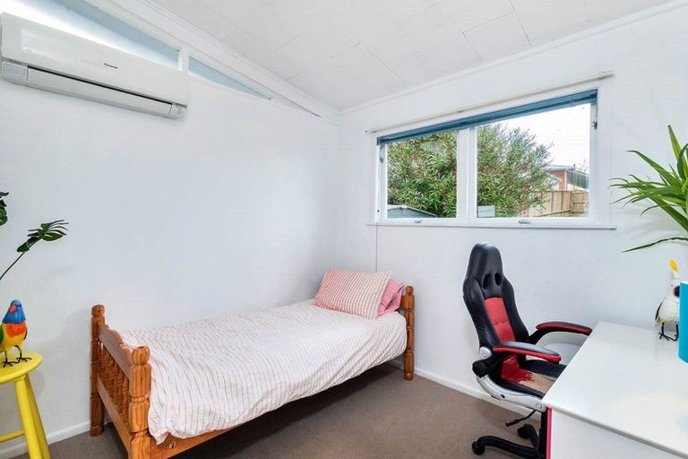 Photo of property in 89 Bond Crescent, Forrest Hill, Auckland, 0620