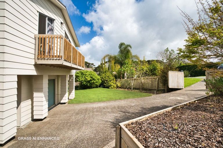 Photo of property in 32 Outlook Road, Greenhithe, Auckland, 0632