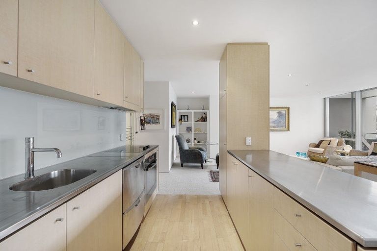 Photo of property in Sanctum Apartment, 10 Ebor Street, Te Aro, Wellington, 6011
