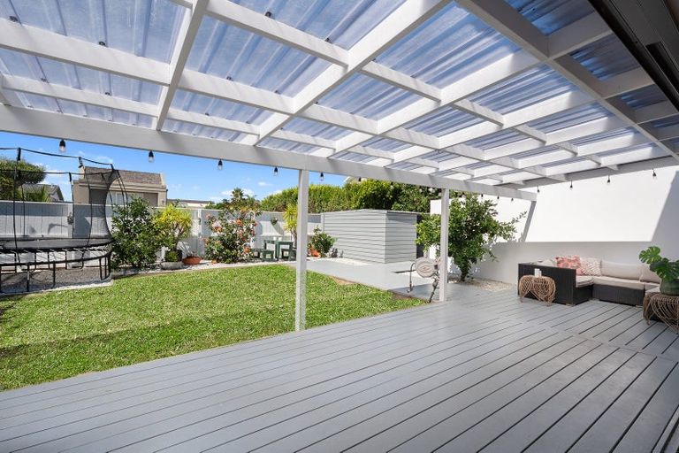 Photo of property in 51 Milford Road, Milford, Auckland, 0620