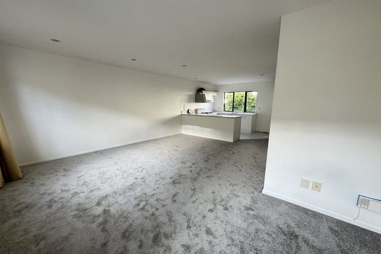 Photo of property in Lynn Park Terrace, 26/12 Ambrico Place, New Lynn, Auckland, 0600