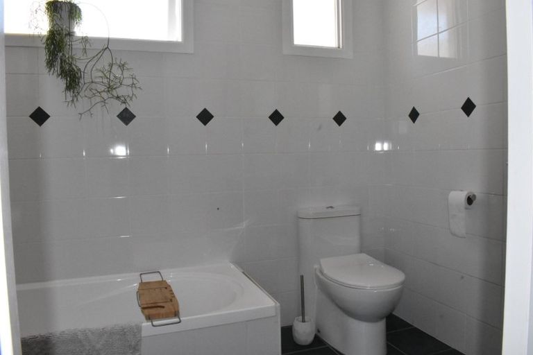 Photo of property in 6 Queen Street, Cambridge, 3434