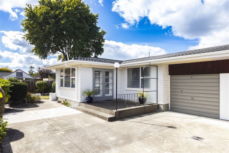 Photo of property in 2/15 Apollo Place, Papanui, Christchurch, 8052