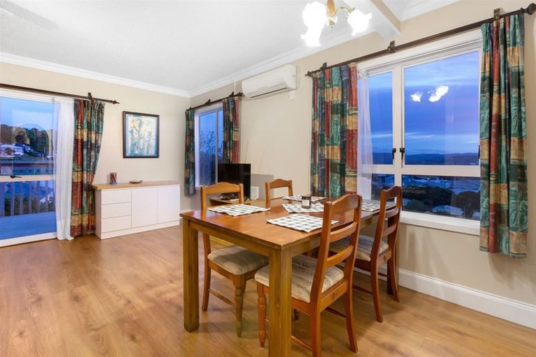 Photo of property in 17 Waiho Terrace, Elsdon, Porirua, 5022