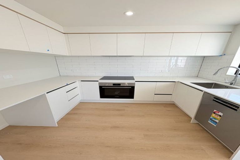 Photo of property in 27c Te Atatu Road, Te Atatu South, Auckland, 0610