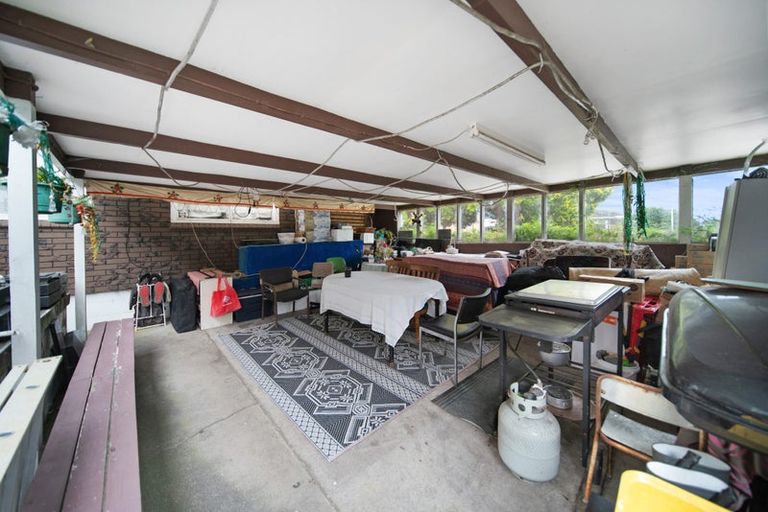 Photo of property in 22 Woburn Street, Mangere East, Auckland, 2024