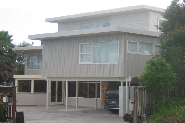 Photo of property in 40 Mcbreen Avenue, Northcote, Auckland, 0627