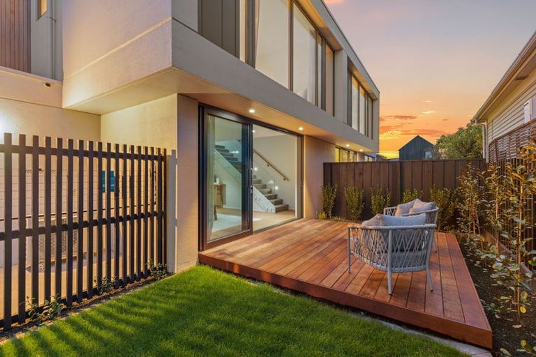 Photo of property in 2/22 Clissold Street, Merivale, Christchurch, 8014