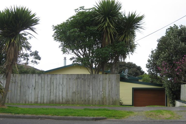 Photo of property in 33 Wairau Road, Oakura, 4314