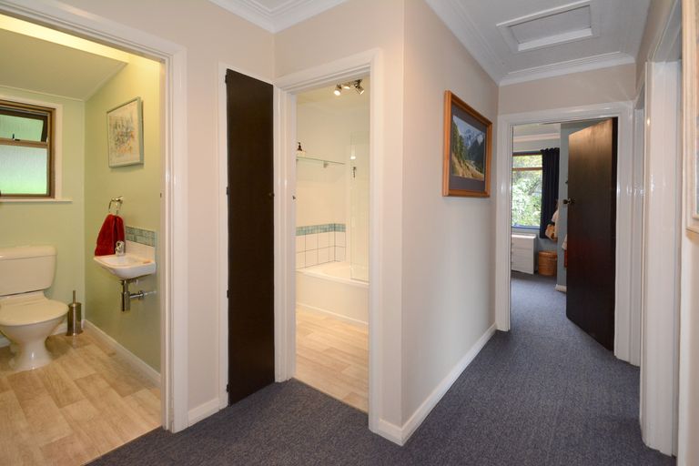 Photo of property in 84 Hocken Street, Kenmure, Dunedin, 9011
