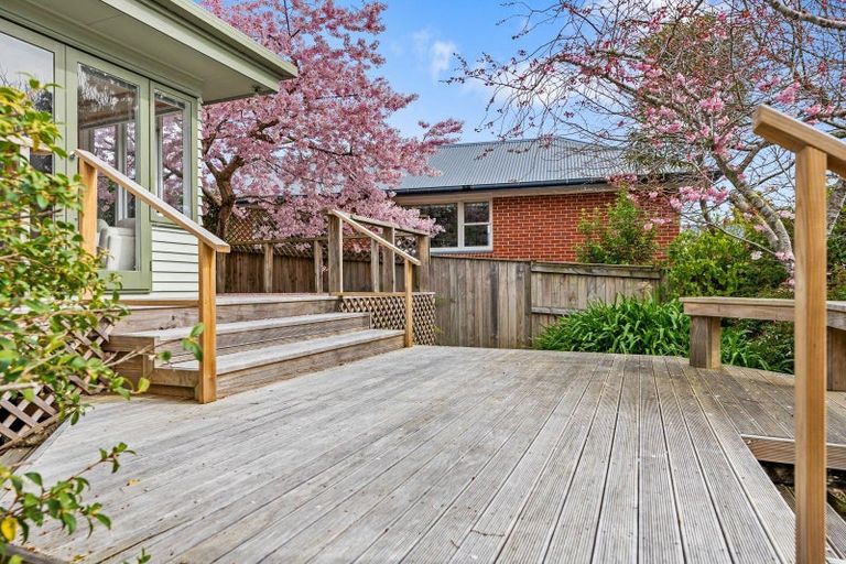 Photo of property in 42 Clifton Terrace, Fitzherbert, Palmerston North, 4410
