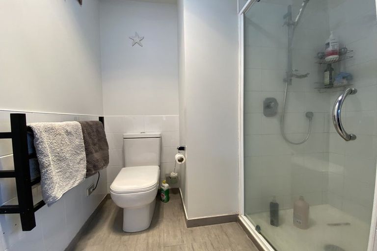 Photo of property in 78 Gunner Drive, Te Atatu Peninsula, Auckland, 0610