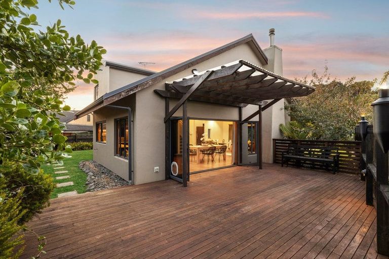 Photo of property in 24 Max Short Drive, Pukekohe, 2120