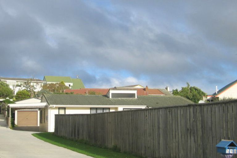 Photo of property in 118 Mark Avenue, Grenada Village, Wellington, 6037