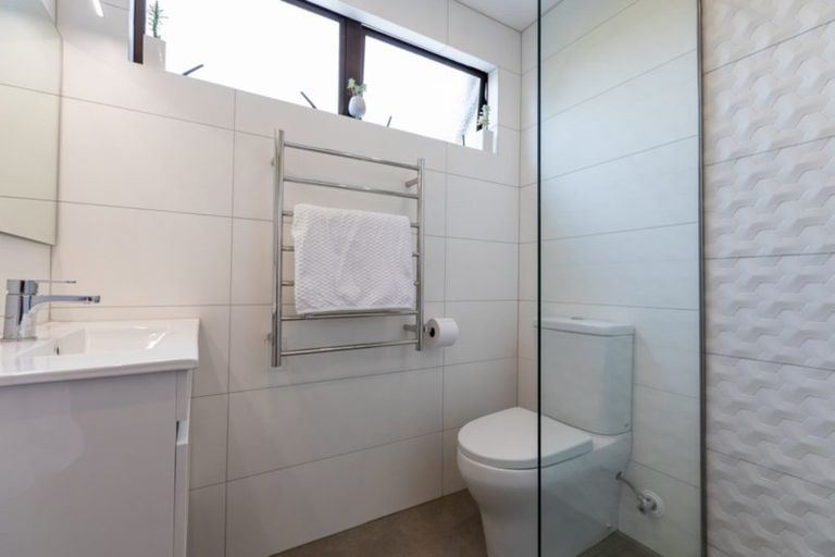 Photo of property in 13 Pine Ridge Terrace, Waikanae Beach, Waikanae, 5036