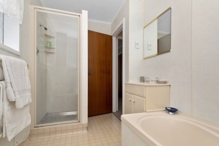 Photo of property in 4/1 Waikare Avenue, Waiwhetu, Lower Hutt, 5010