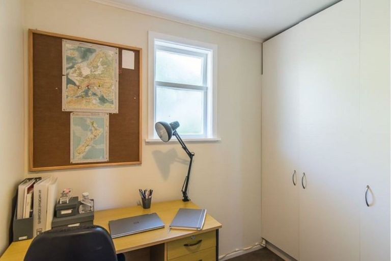 Photo of property in 24 Hollies Crescent, Johnsonville, Wellington, 6037