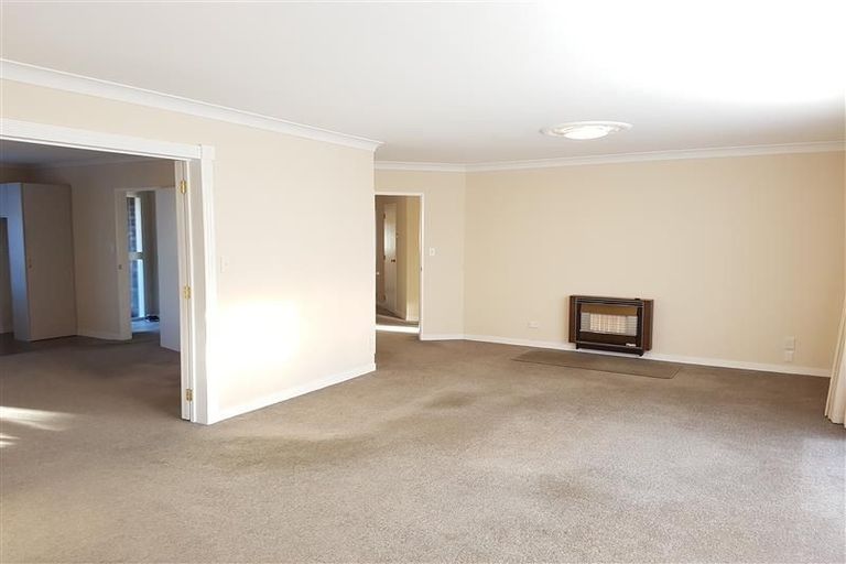 Photo of property in 4 Royal Oak Drive, Kelvin Grove, Palmerston North, 4414