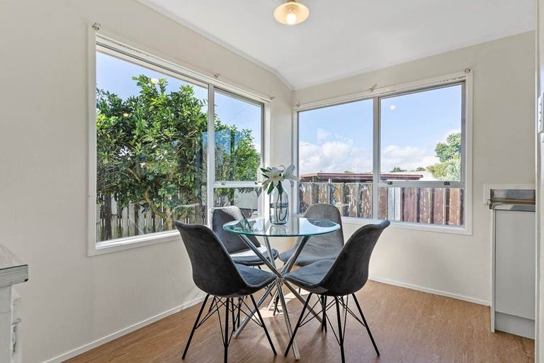 Photo of property in 1/29 Kindergarten Drive, Conifer Grove, Takanini, 2112