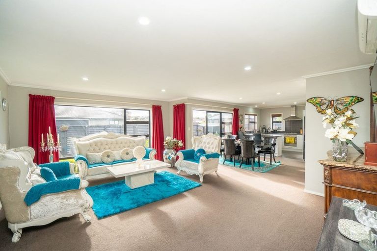 Photo of property in 1 Angelina Way, Kelvin Grove, Palmerston North, 4414